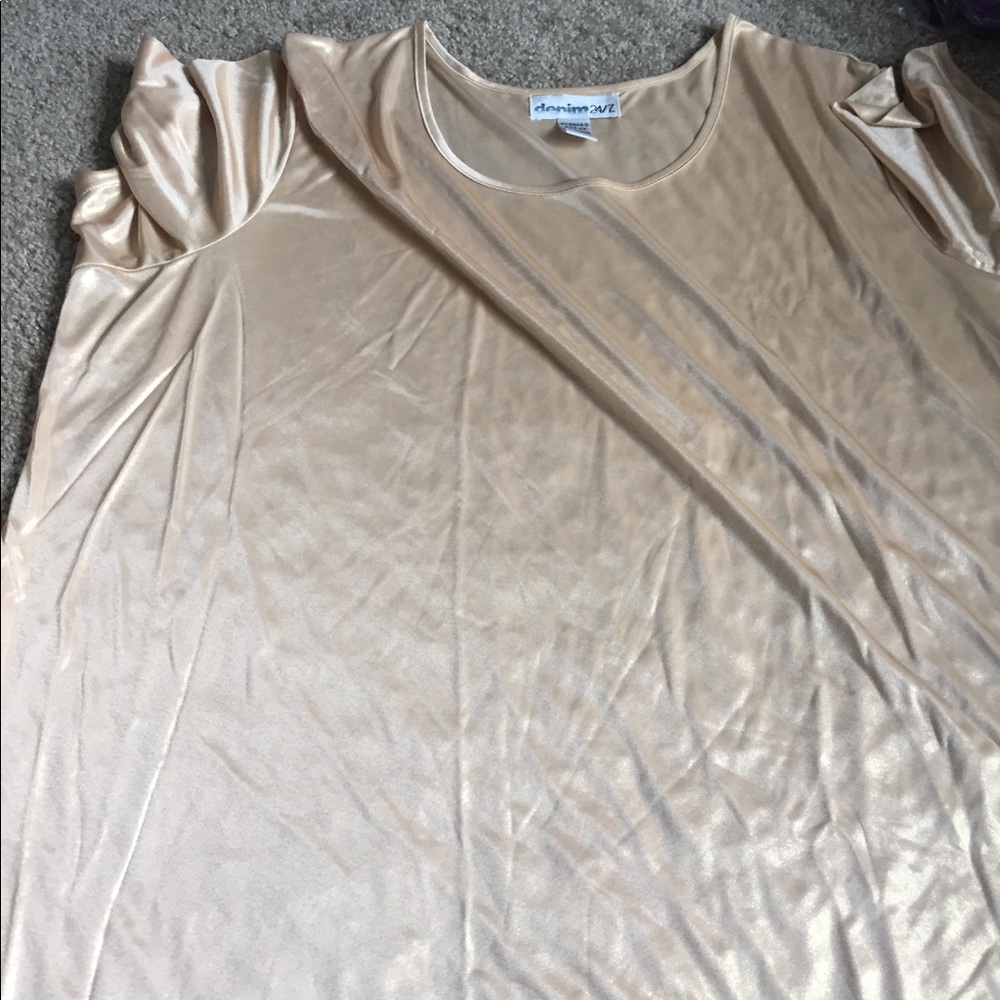 Denim 24/7 Cream Short Sleeve Top
